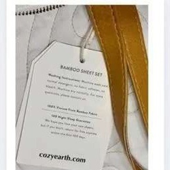 Cozy Earth NWT White Canvas Tote Bag – Natural Tan Straps – Travel Shoulder Bag - Picture 3 of 4